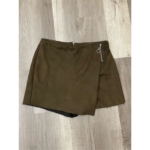 Zara Olive Green Skorts, Zipper Asymmetrical Moleskin Shorts, Size Large, MP $48 - Picture 1 of 8